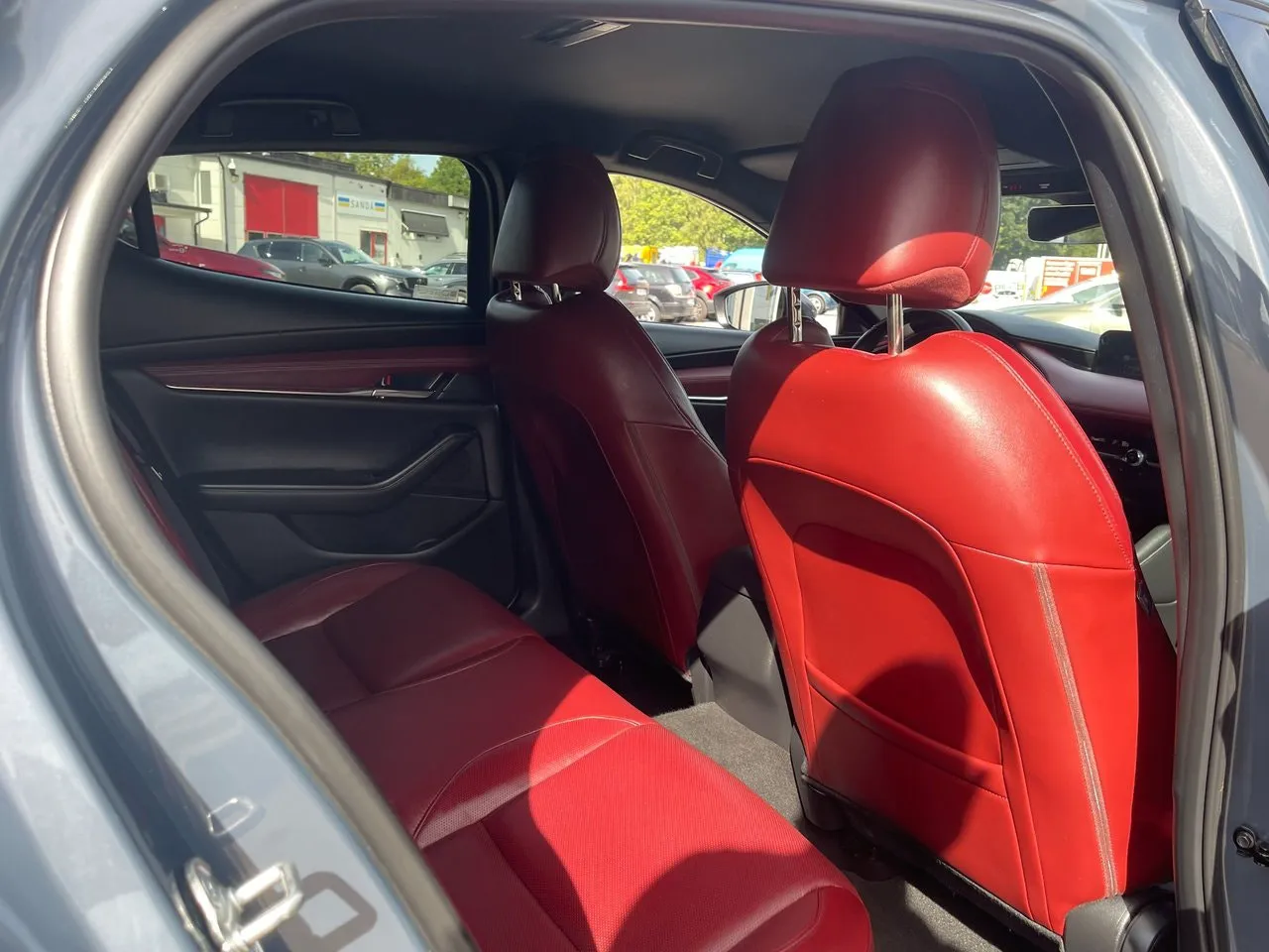 Vehicle image 15