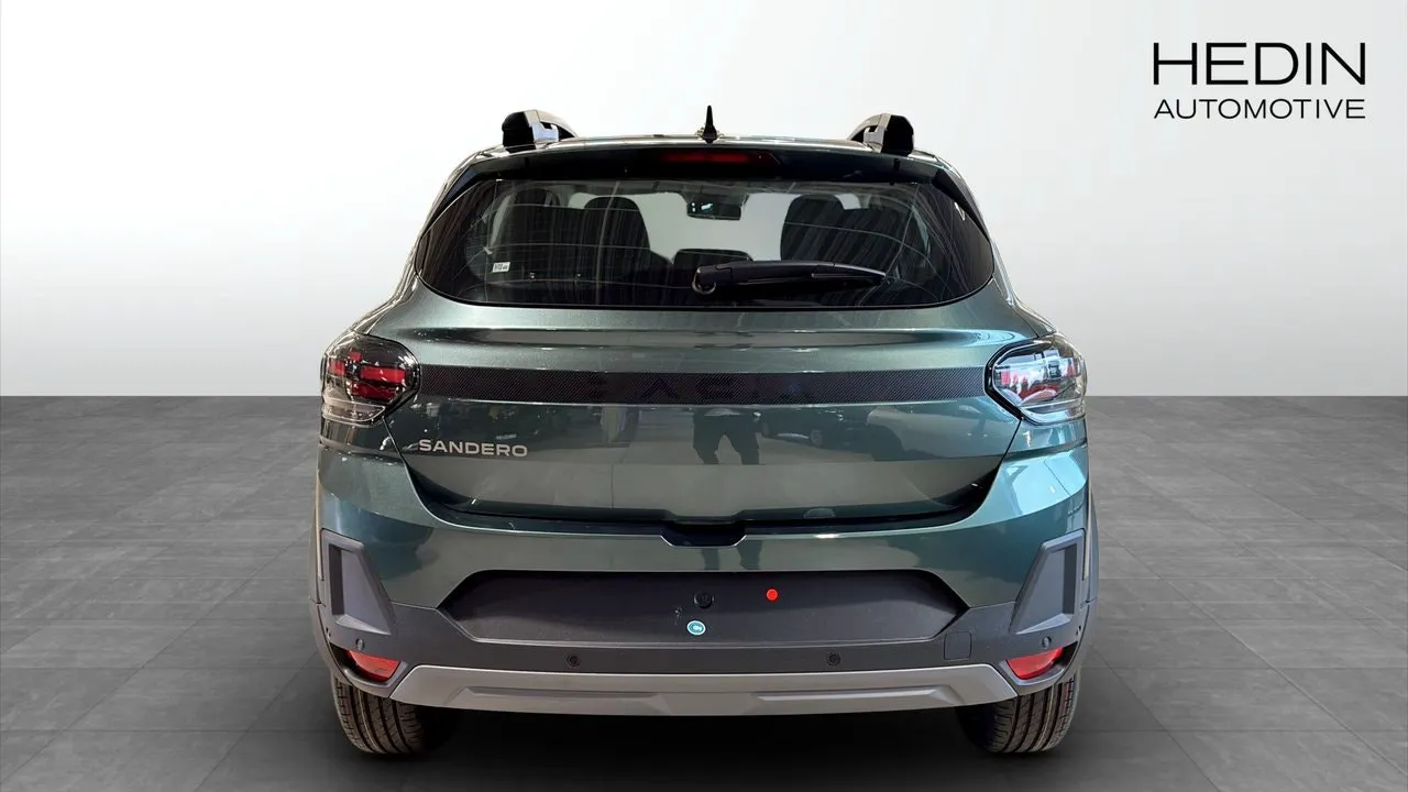 Vehicle image 18