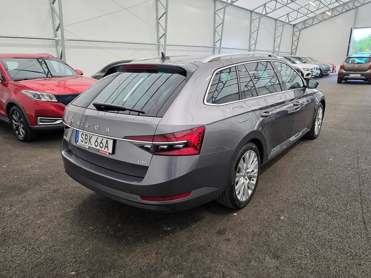 Vehicle image 3