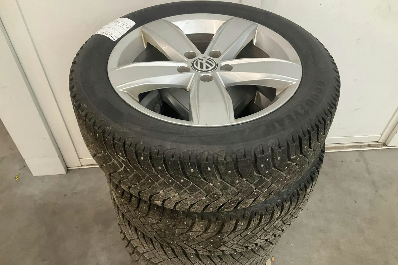 Vehicle image 11