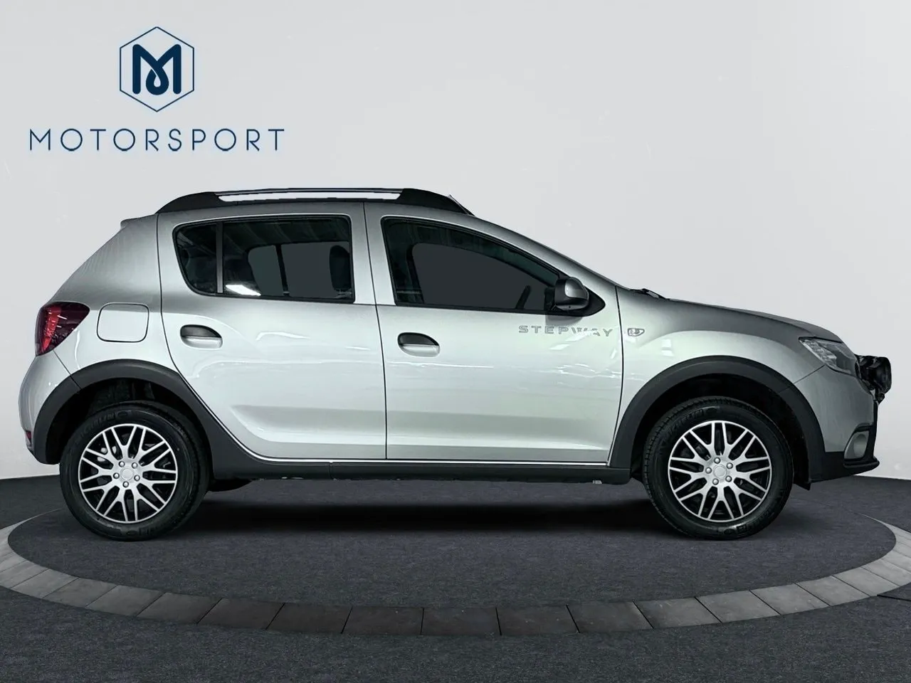 Vehicle image 6