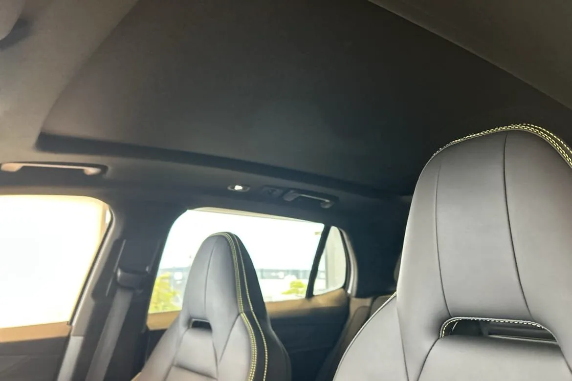 Vehicle image 20