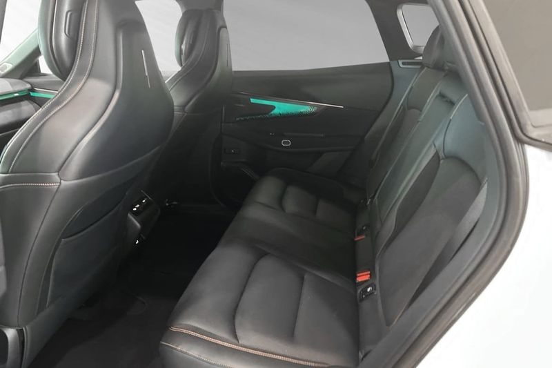 Lynk & Co 08 bild 7