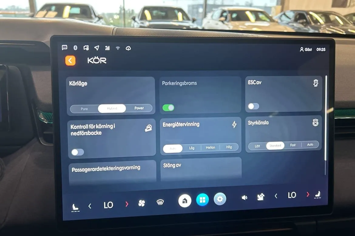 Vehicle image 30
