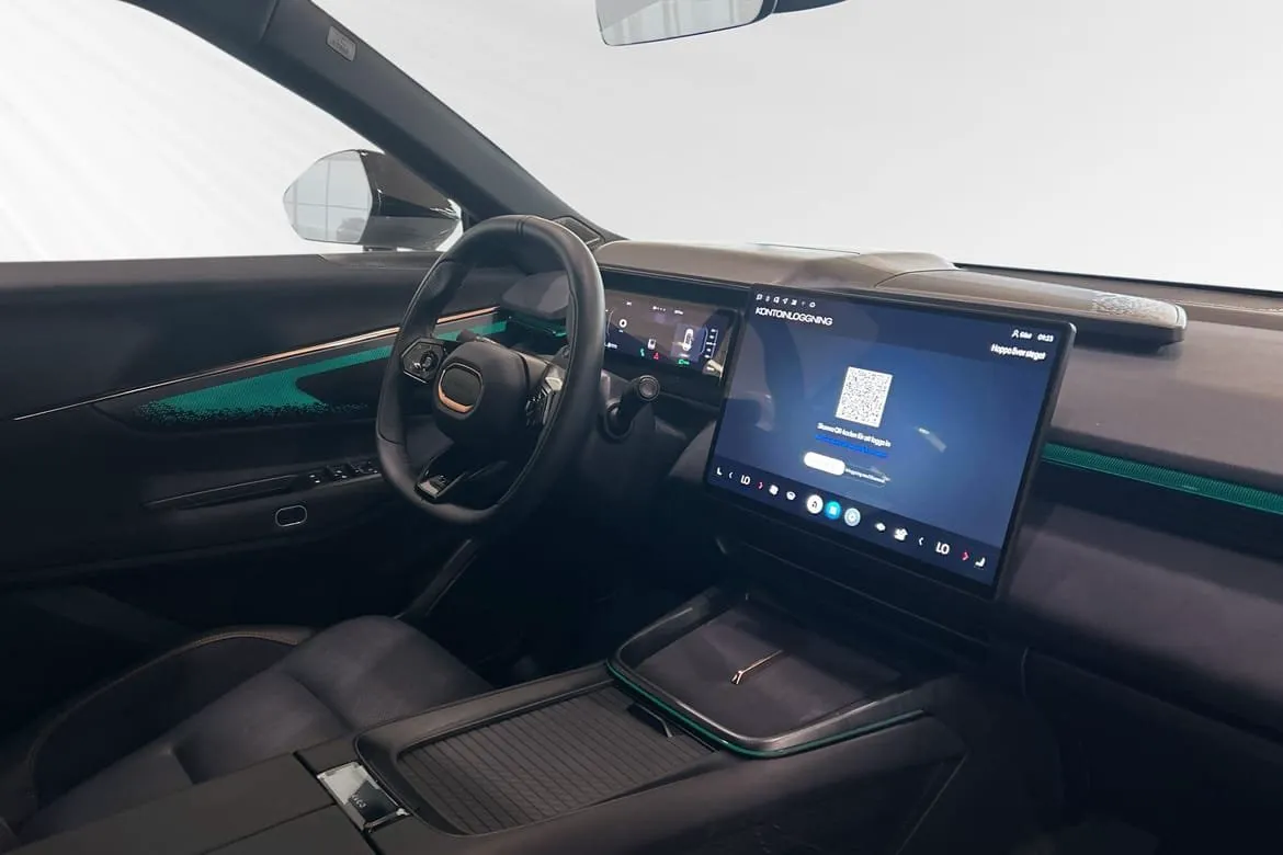 Vehicle image 8