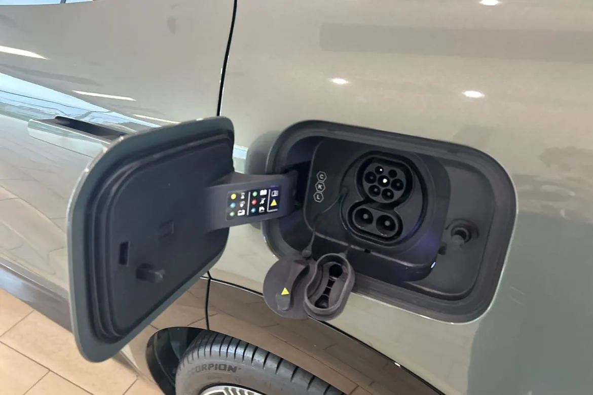 Vehicle image 18