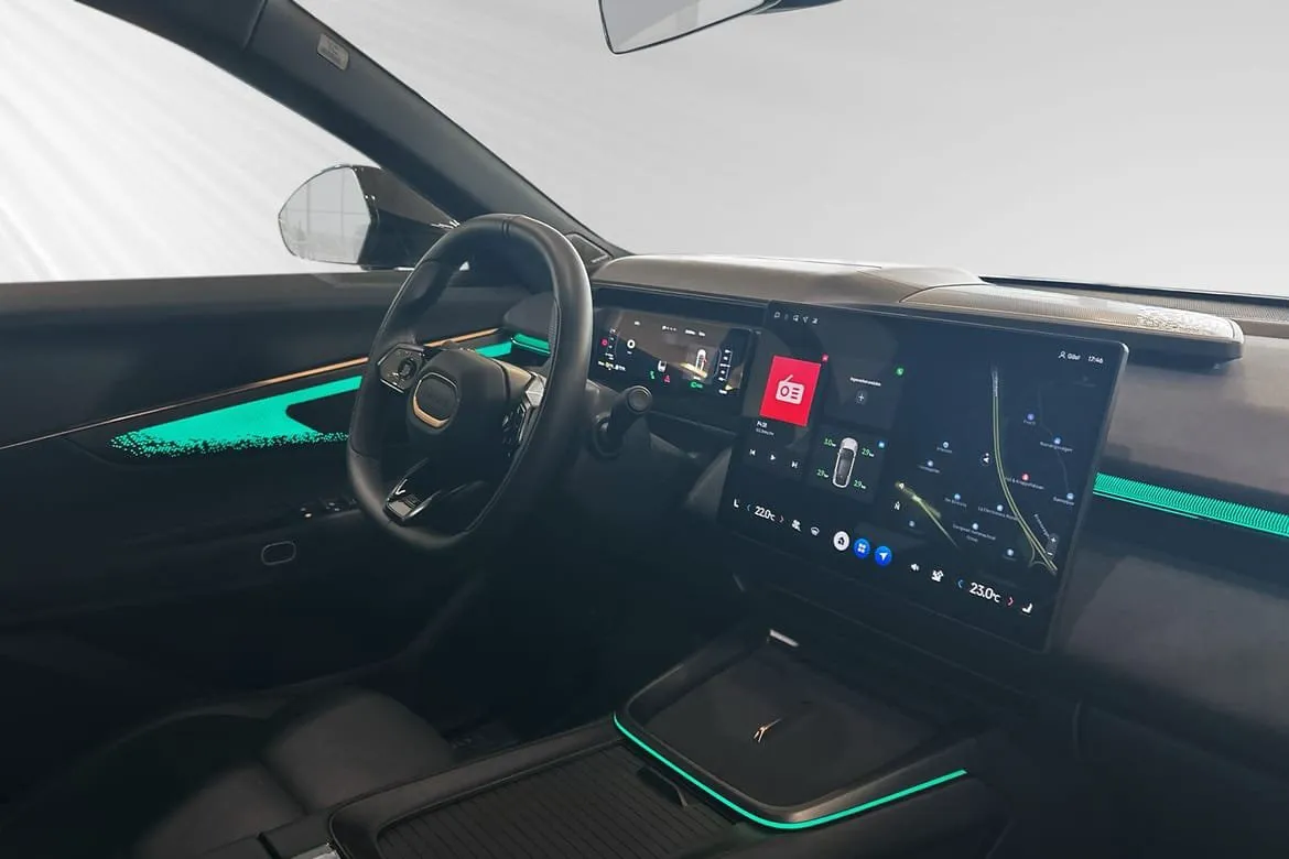 Vehicle image 8