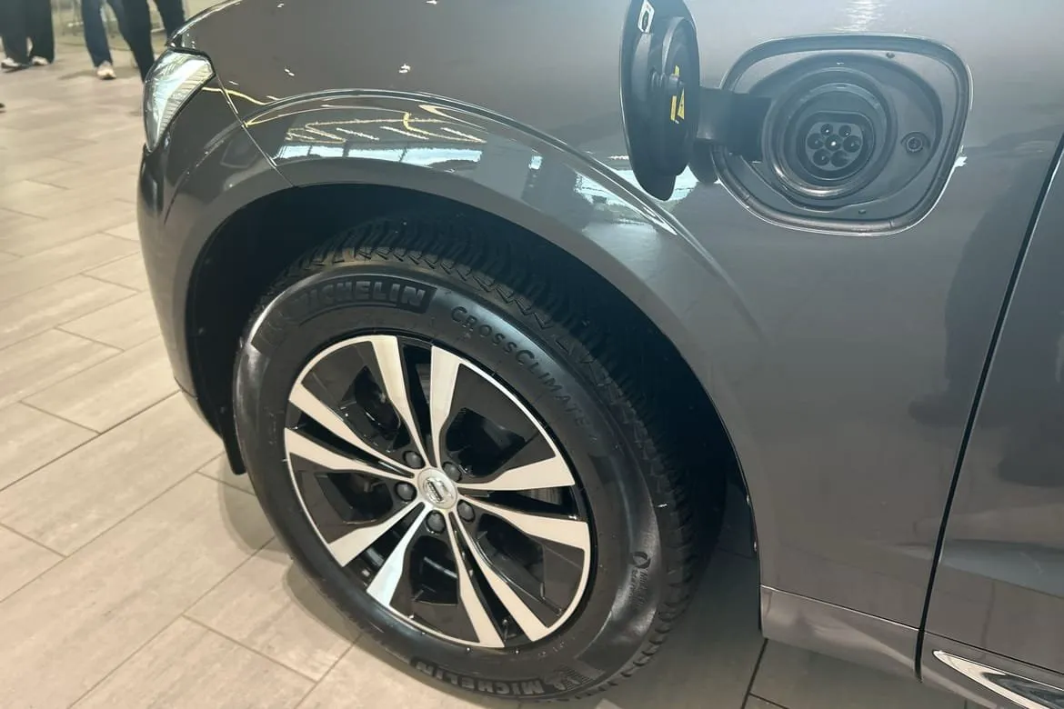 Vehicle image 20