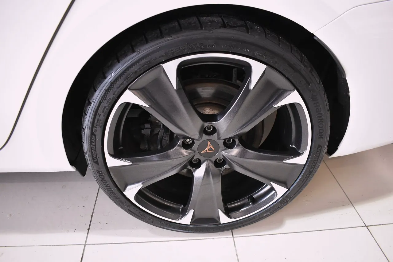 Vehicle image 20