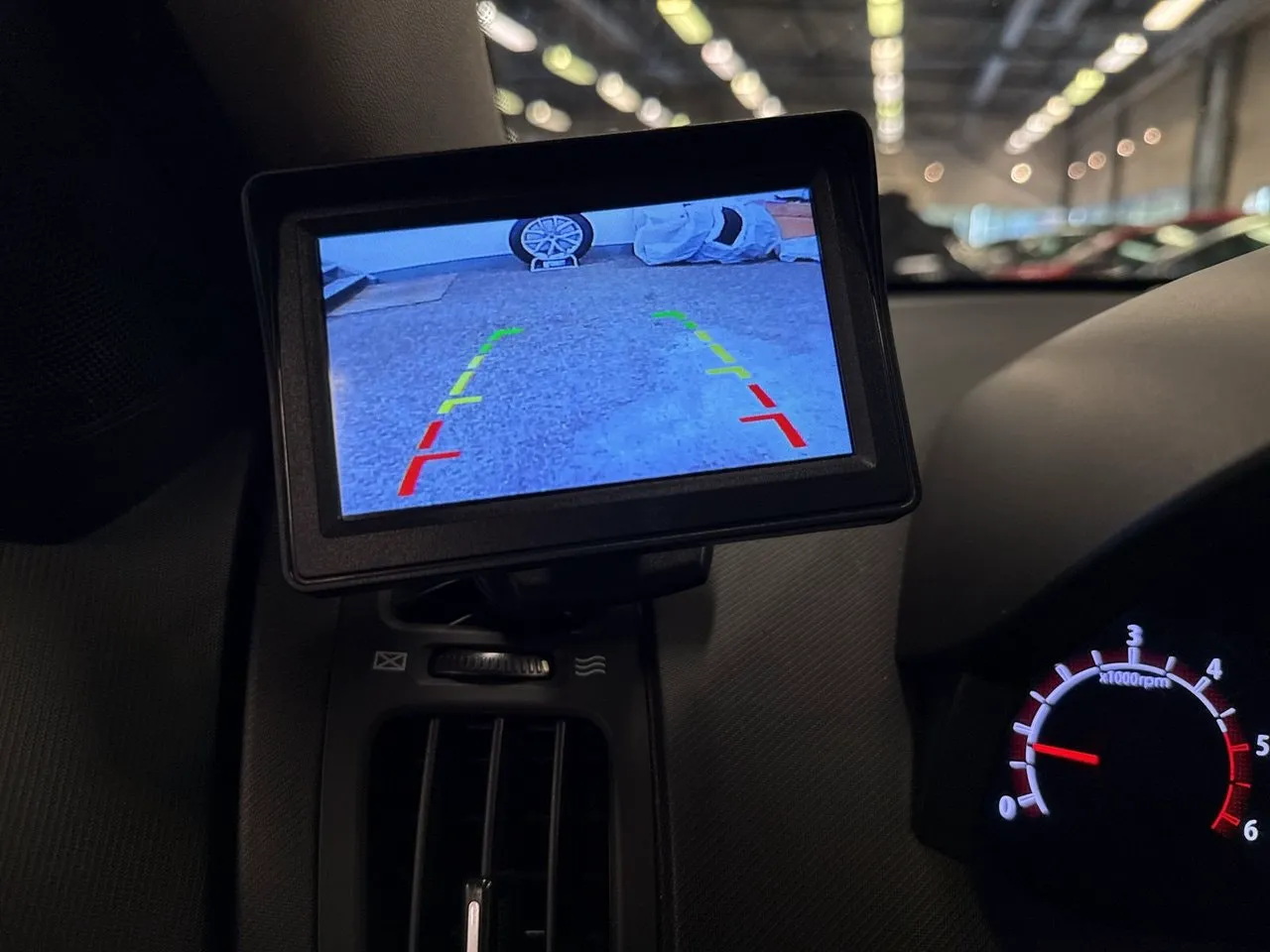 Vehicle image 19