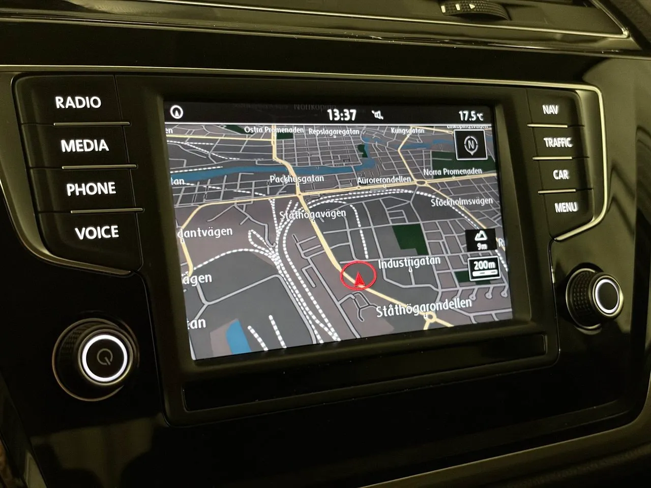 Vehicle image 15