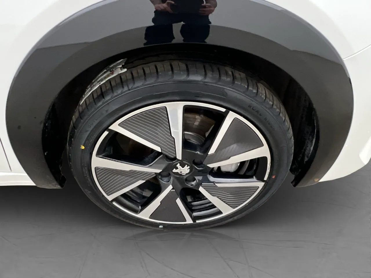 Vehicle image 30