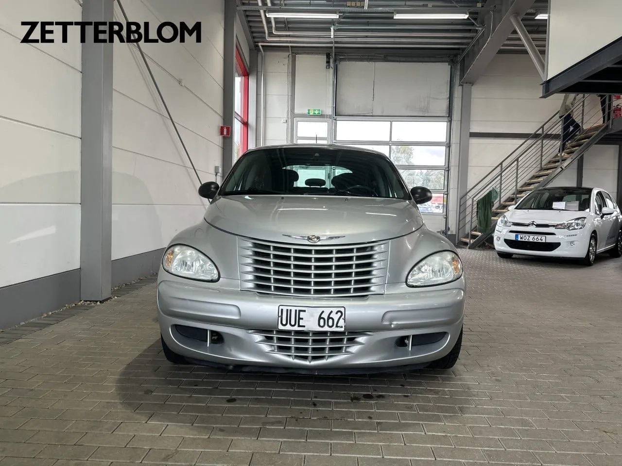 Vehicle image 4