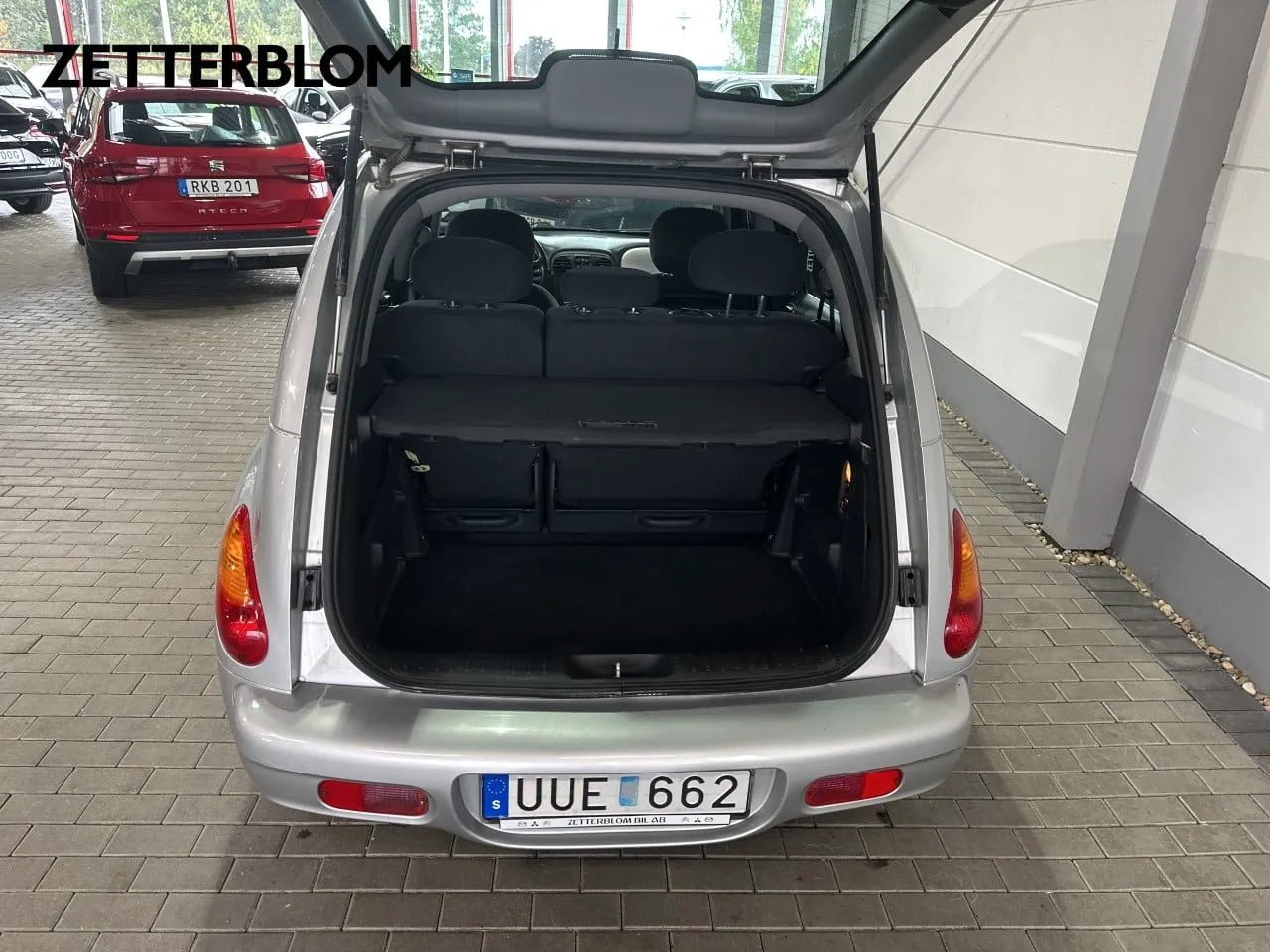 Vehicle image 5