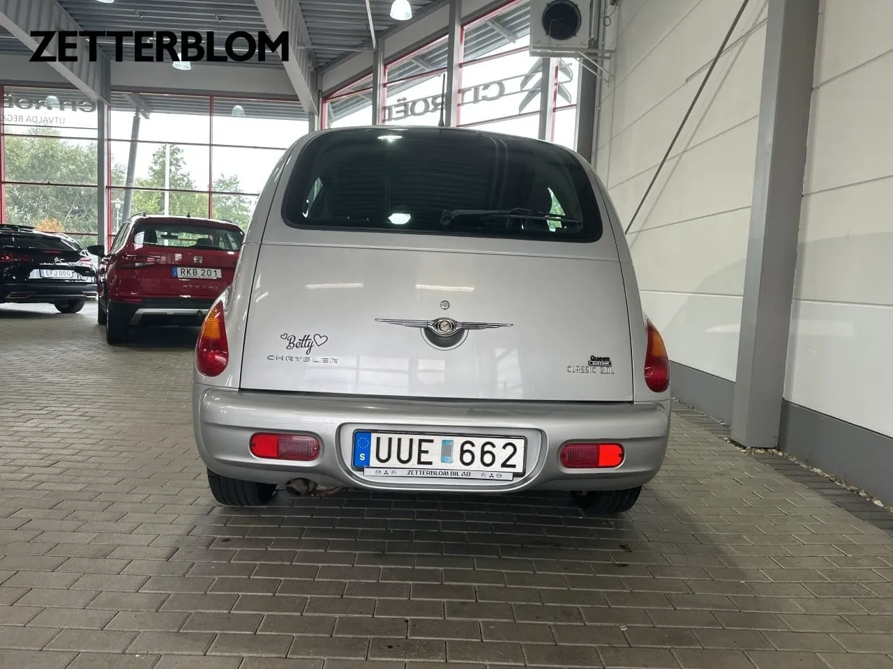 Vehicle image 3