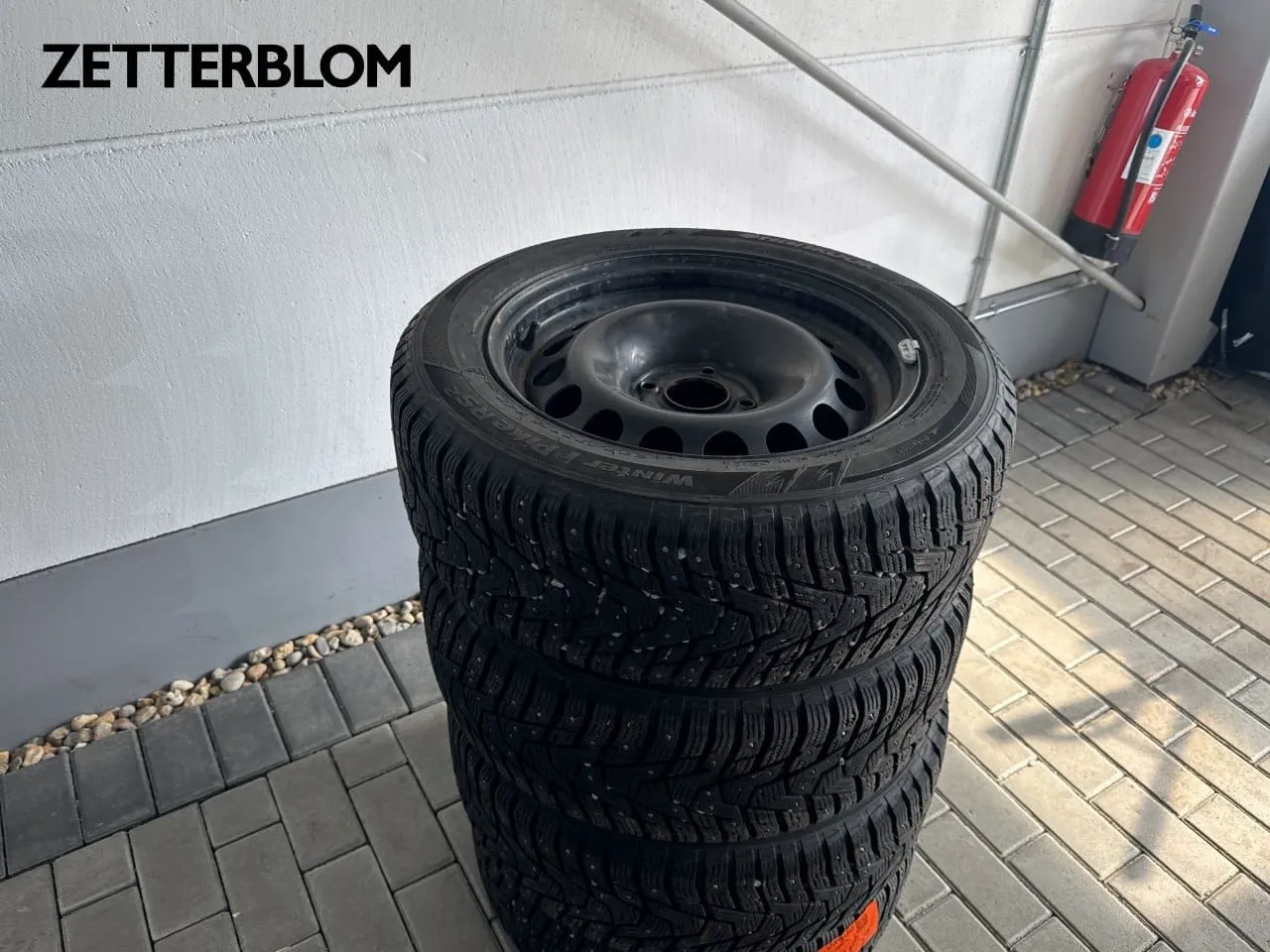 Vehicle image 14