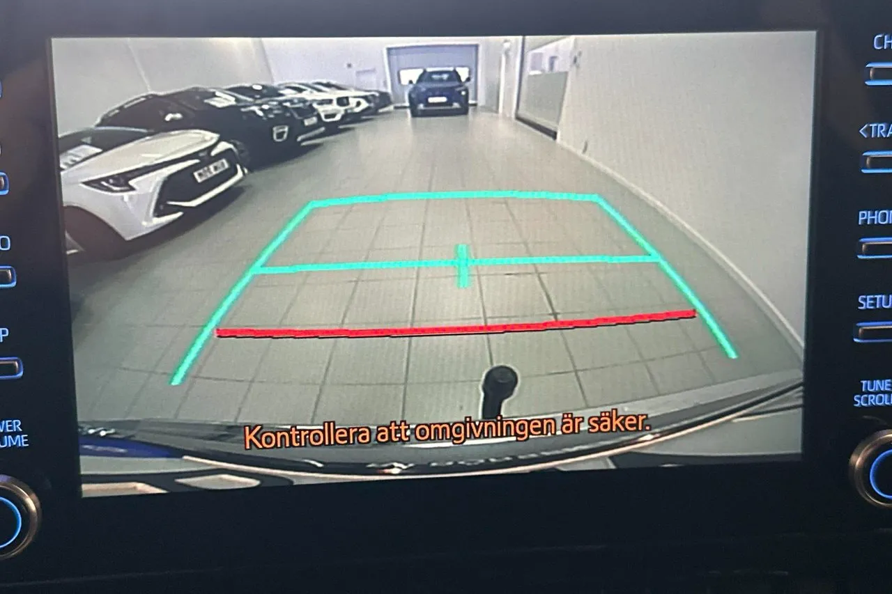 Vehicle image 16