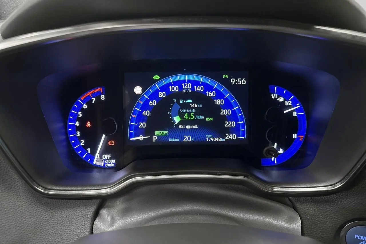 Vehicle image 9