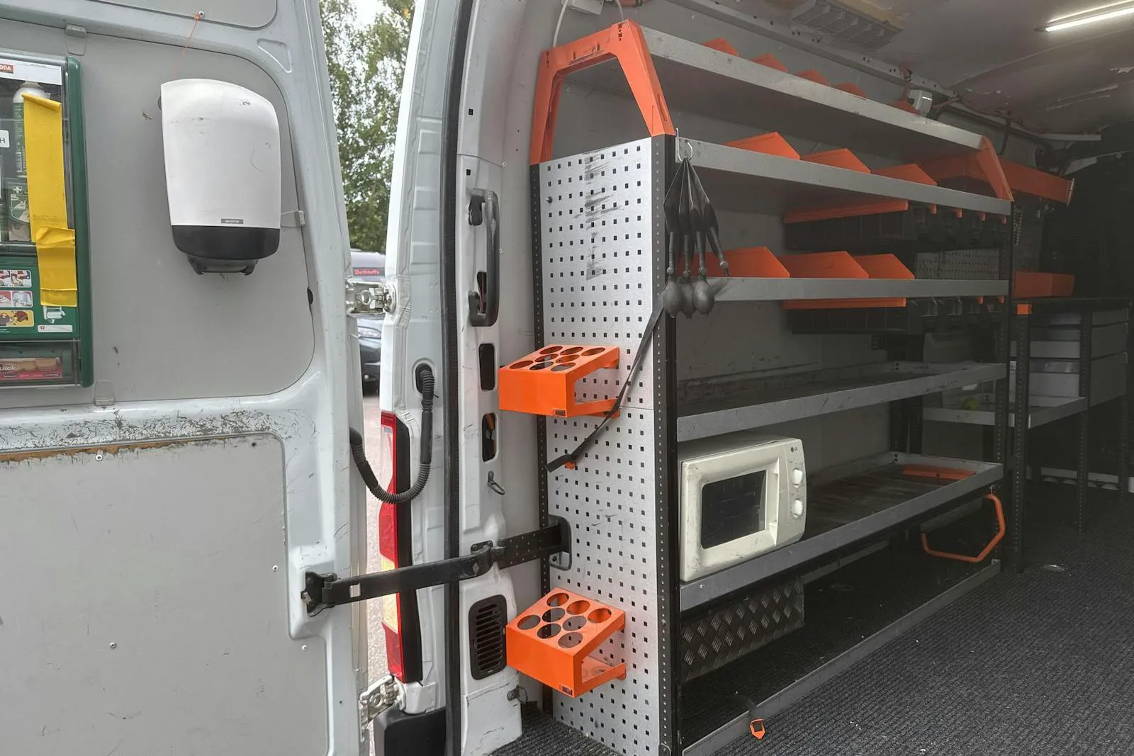 Vehicle image 13