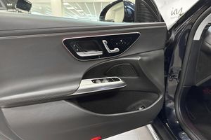 Mercedes E300 bild 12