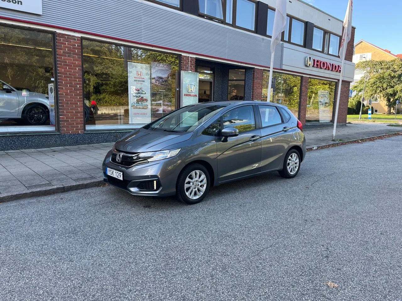 Vehicle image 1