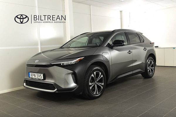 Toyota bZ4X 71.4 kWh Executive MOMS 360-kamera JBL Navi - 2023