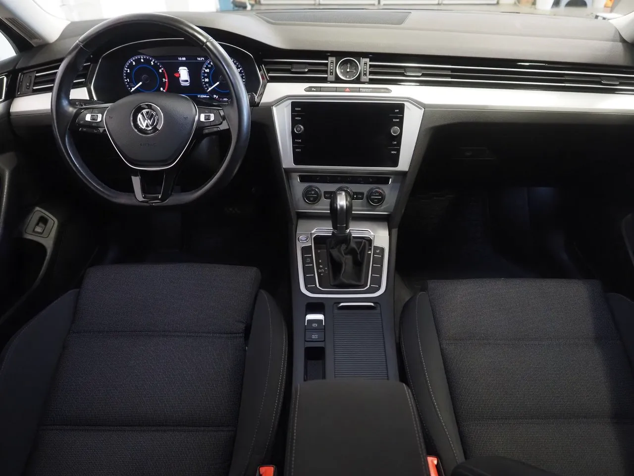 Vehicle image 15