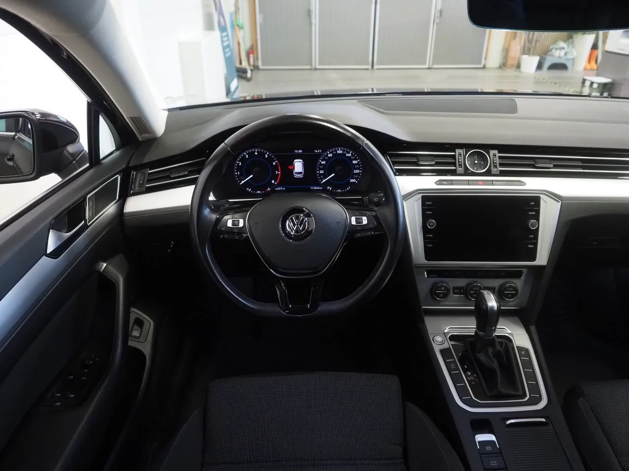 Vehicle image 16