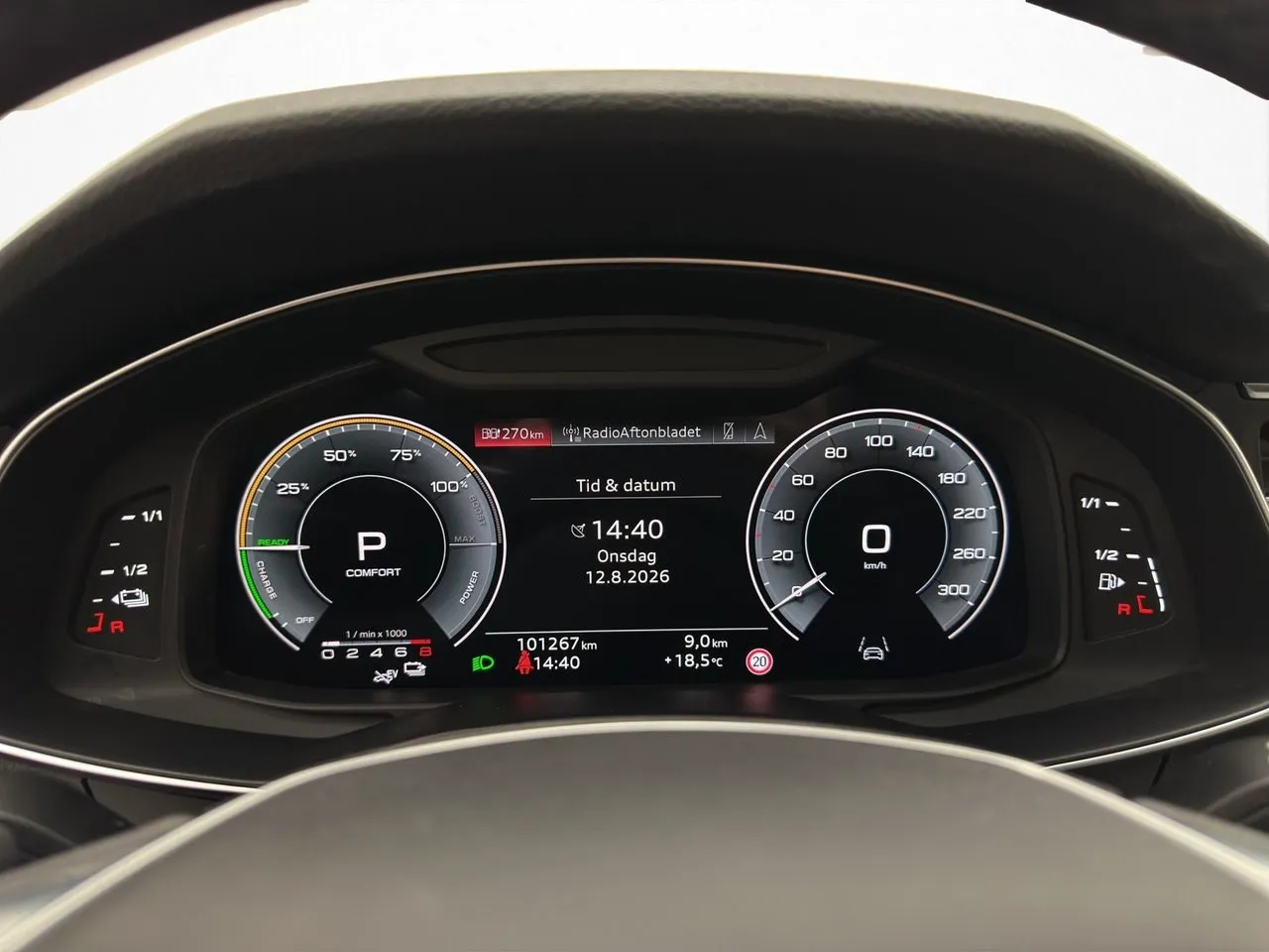 Vehicle image 18