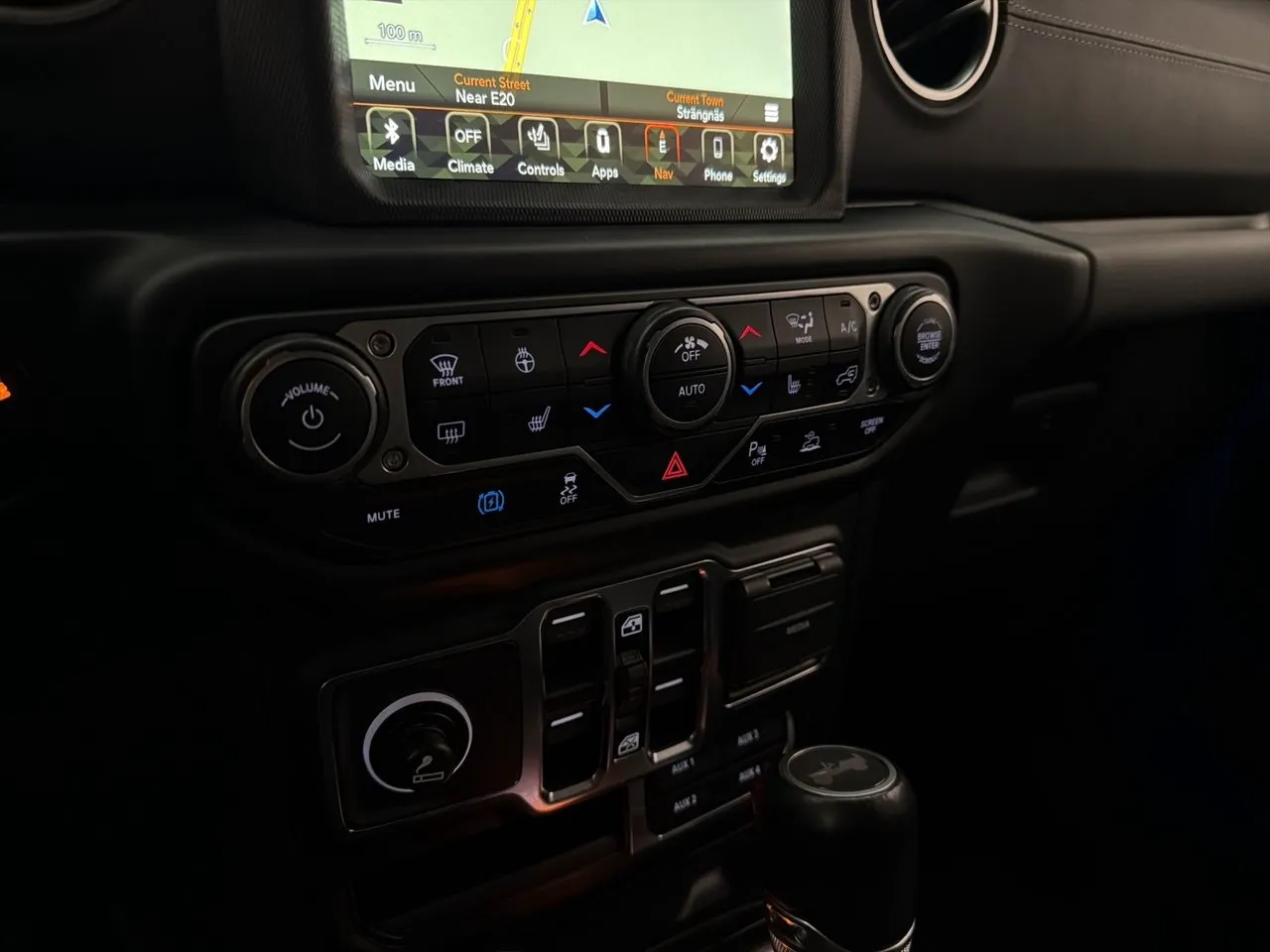 Vehicle image 21