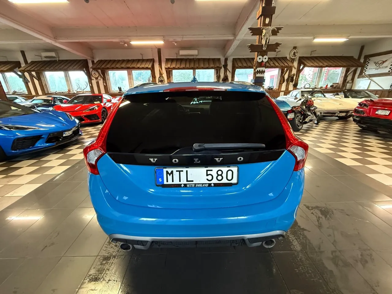 Vehicle image 7