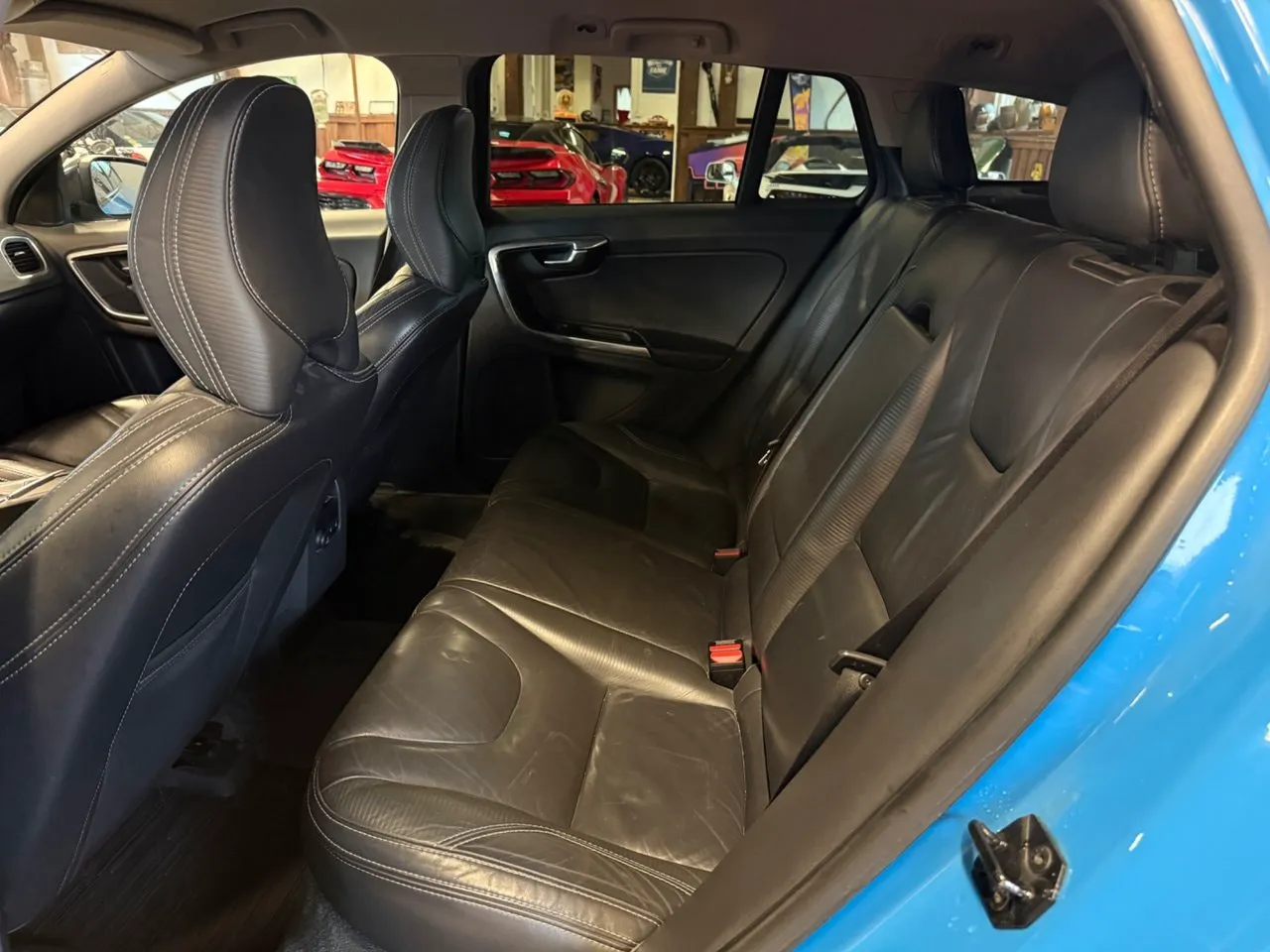 Vehicle image 14