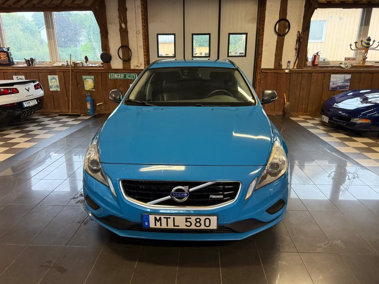 Vehicle image 5