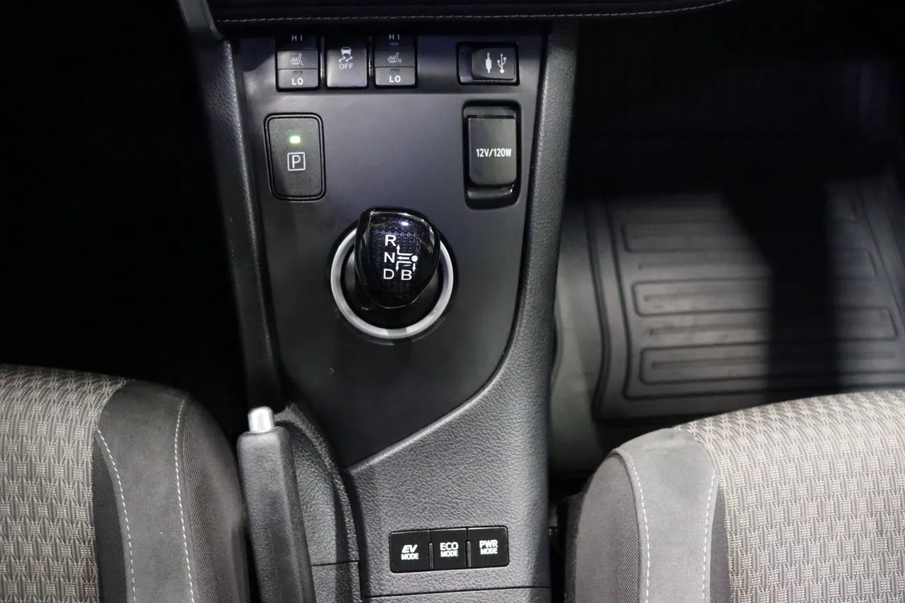 Vehicle image 18