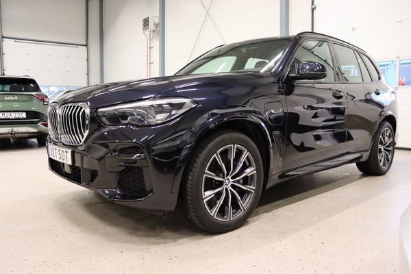BMW X5 xDrive45e M-SPORT 360° Drag Luftfjädring B-Värm 394hk - 2022