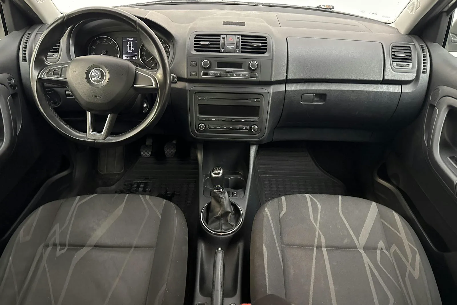 Vehicle image 5