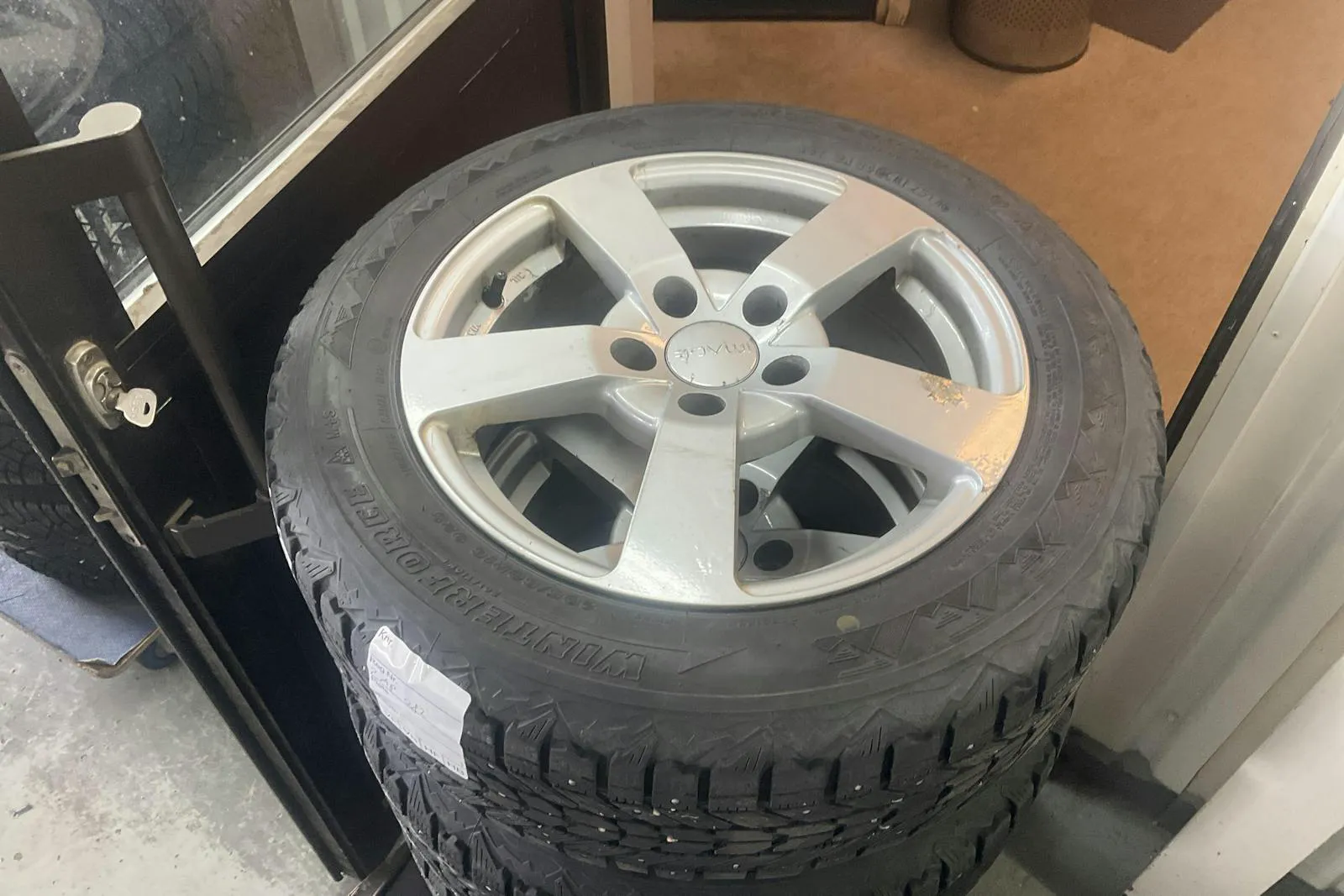 Vehicle image 11
