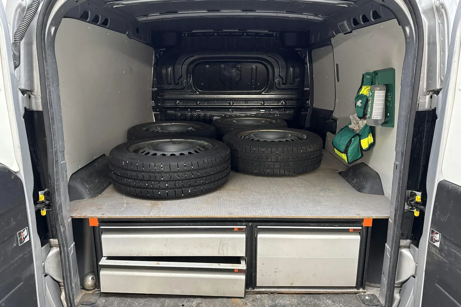 Vehicle image 7