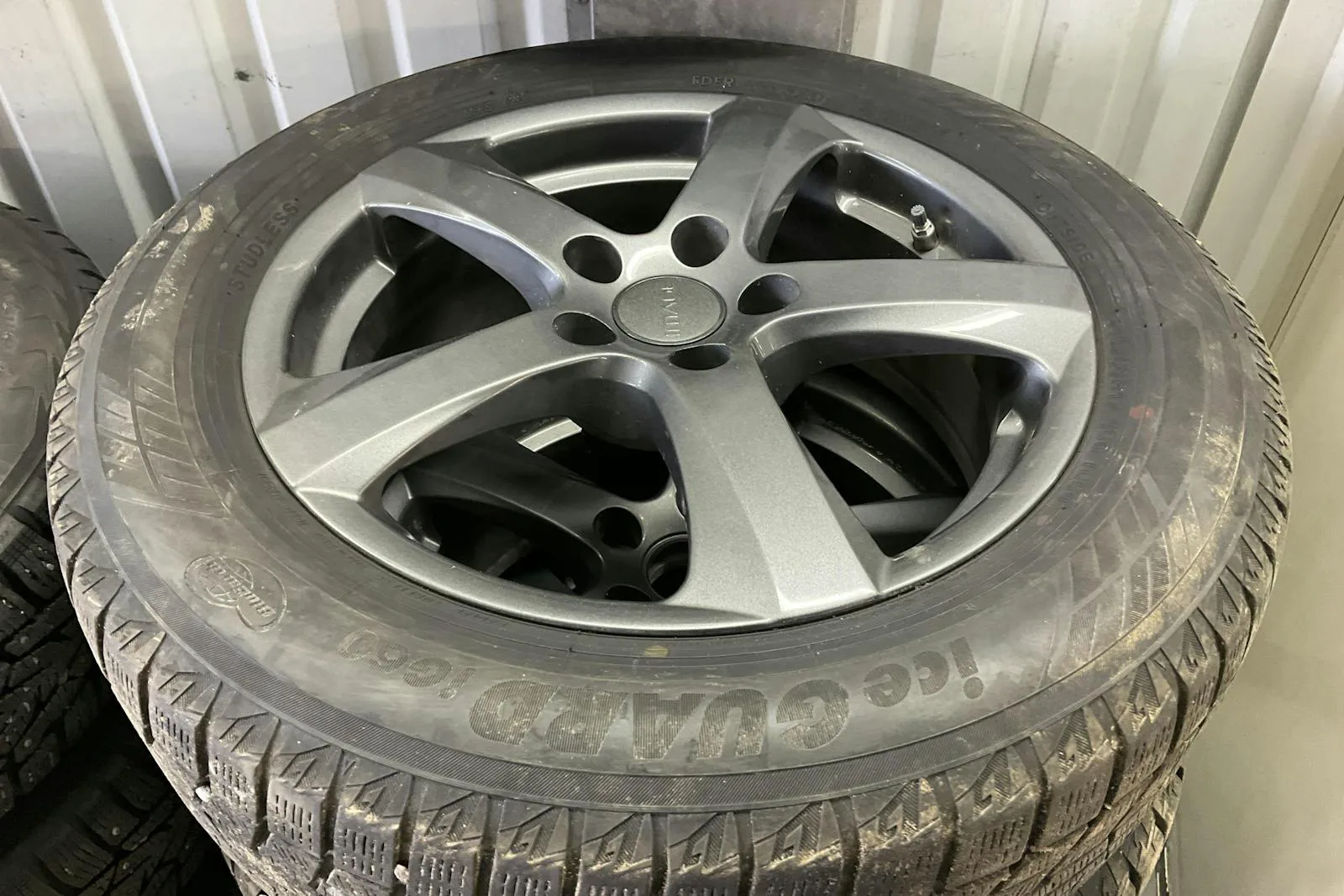Vehicle image 11