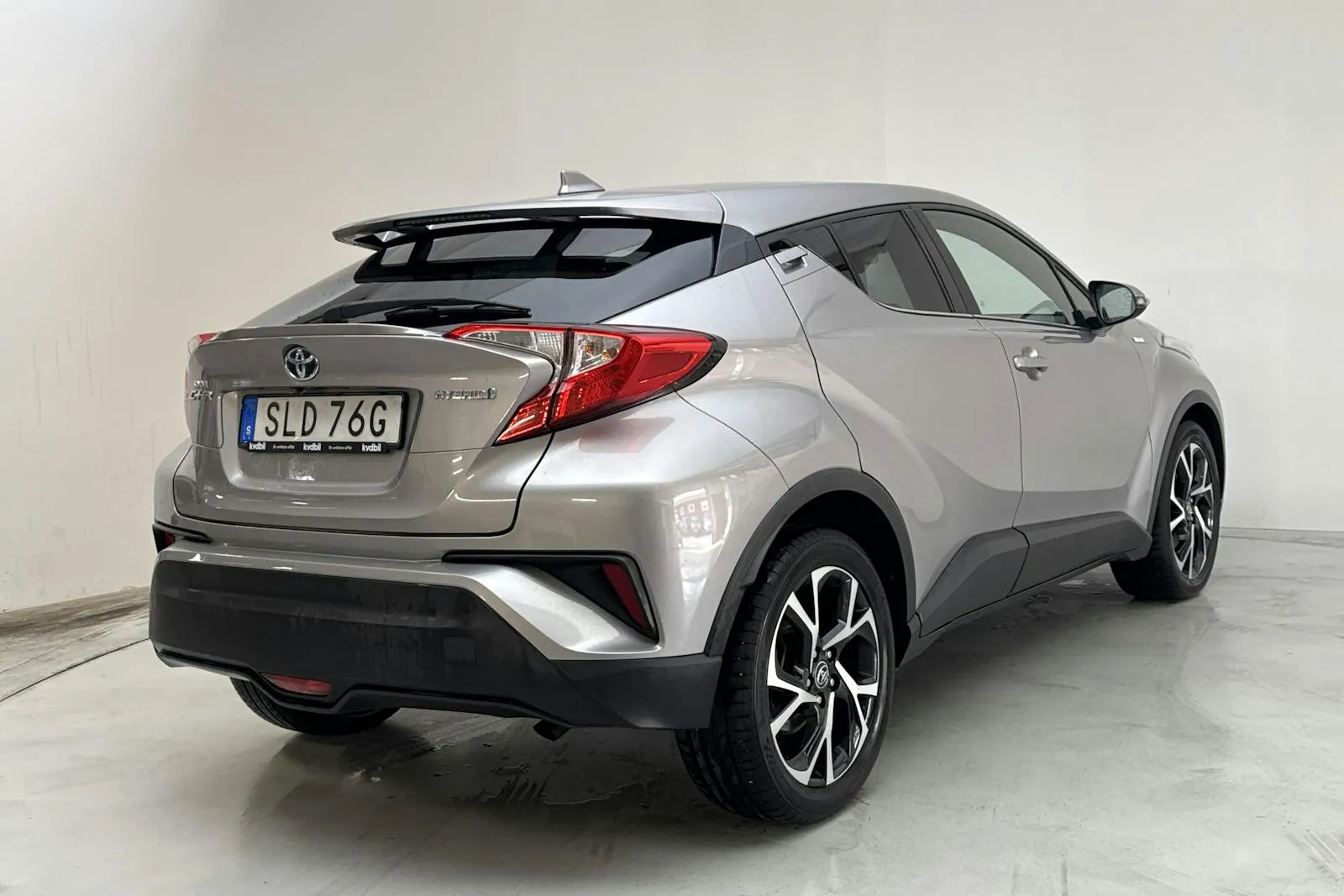 Vehicle image 2