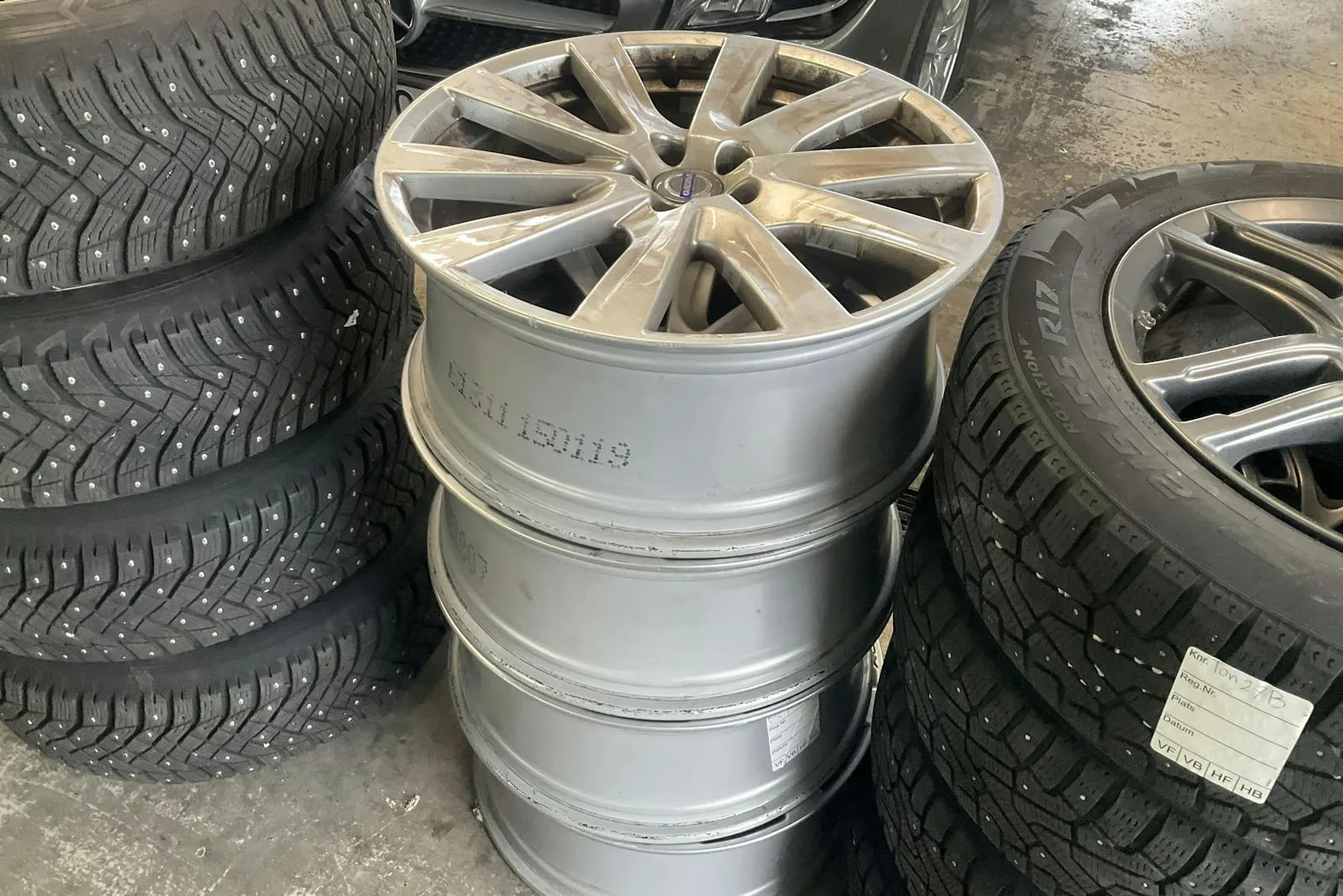 Vehicle image 15