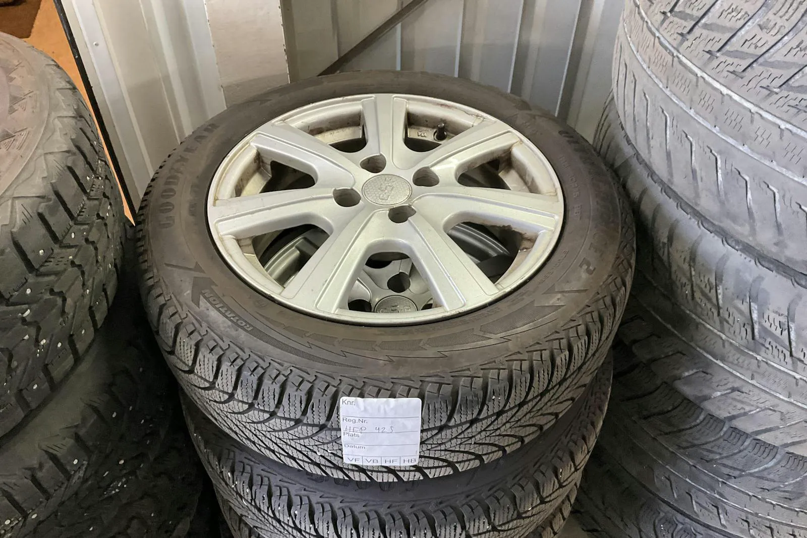Vehicle image 11
