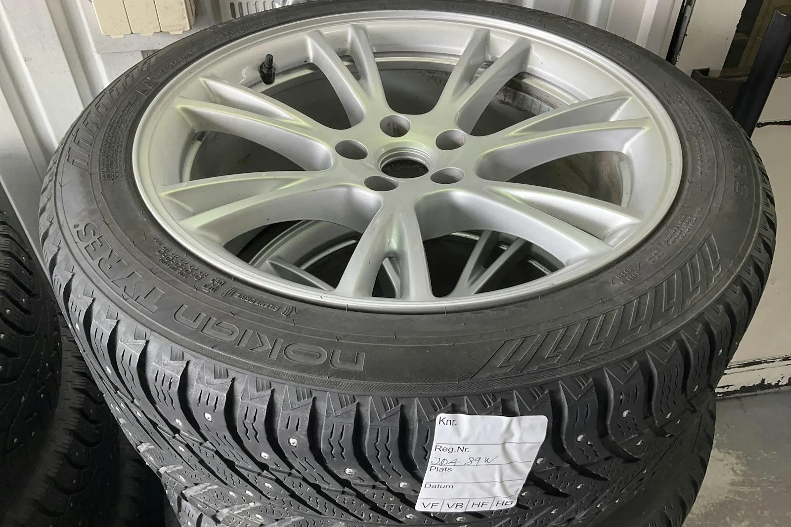 Vehicle image 14