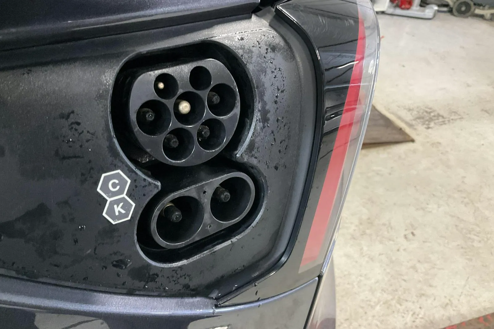 Vehicle image 16