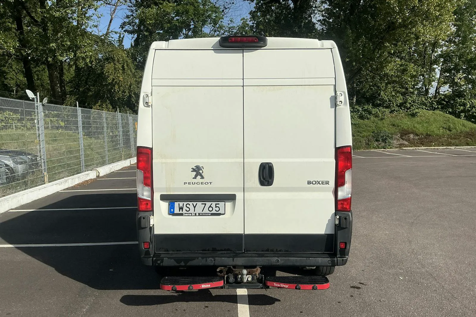 Vehicle image 4