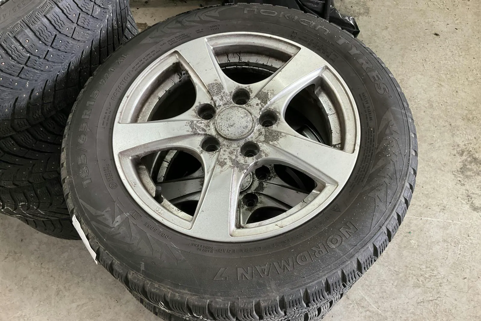 Vehicle image 10