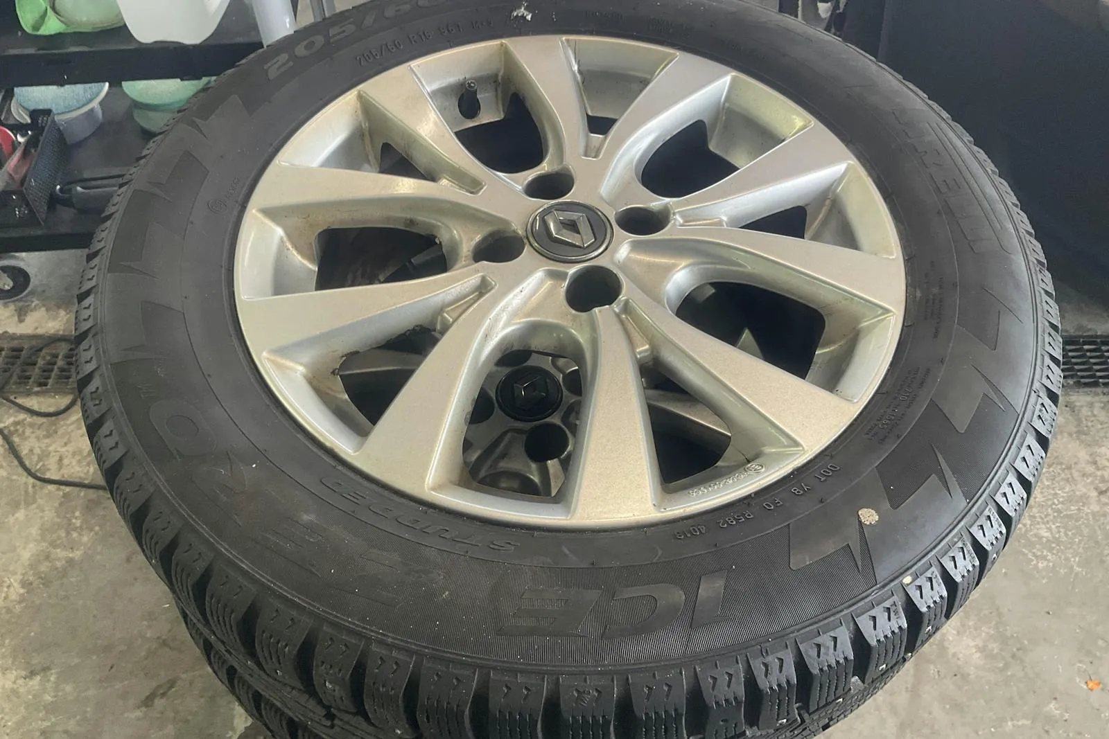 Vehicle image 11