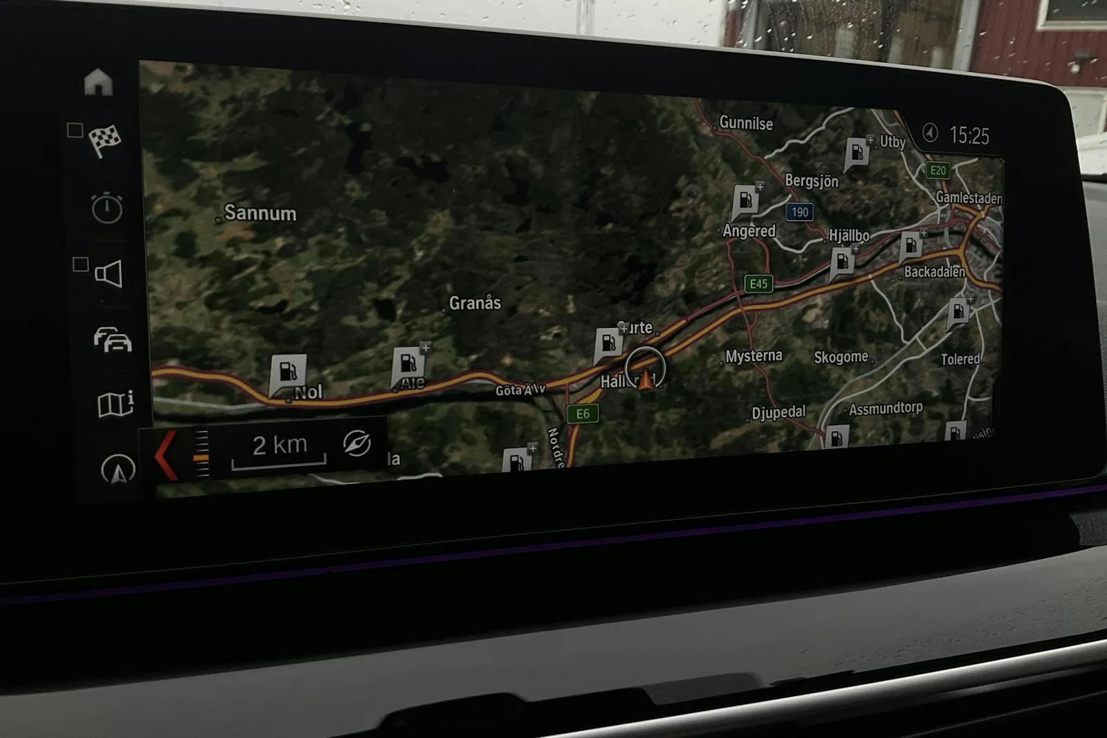 Vehicle image 10