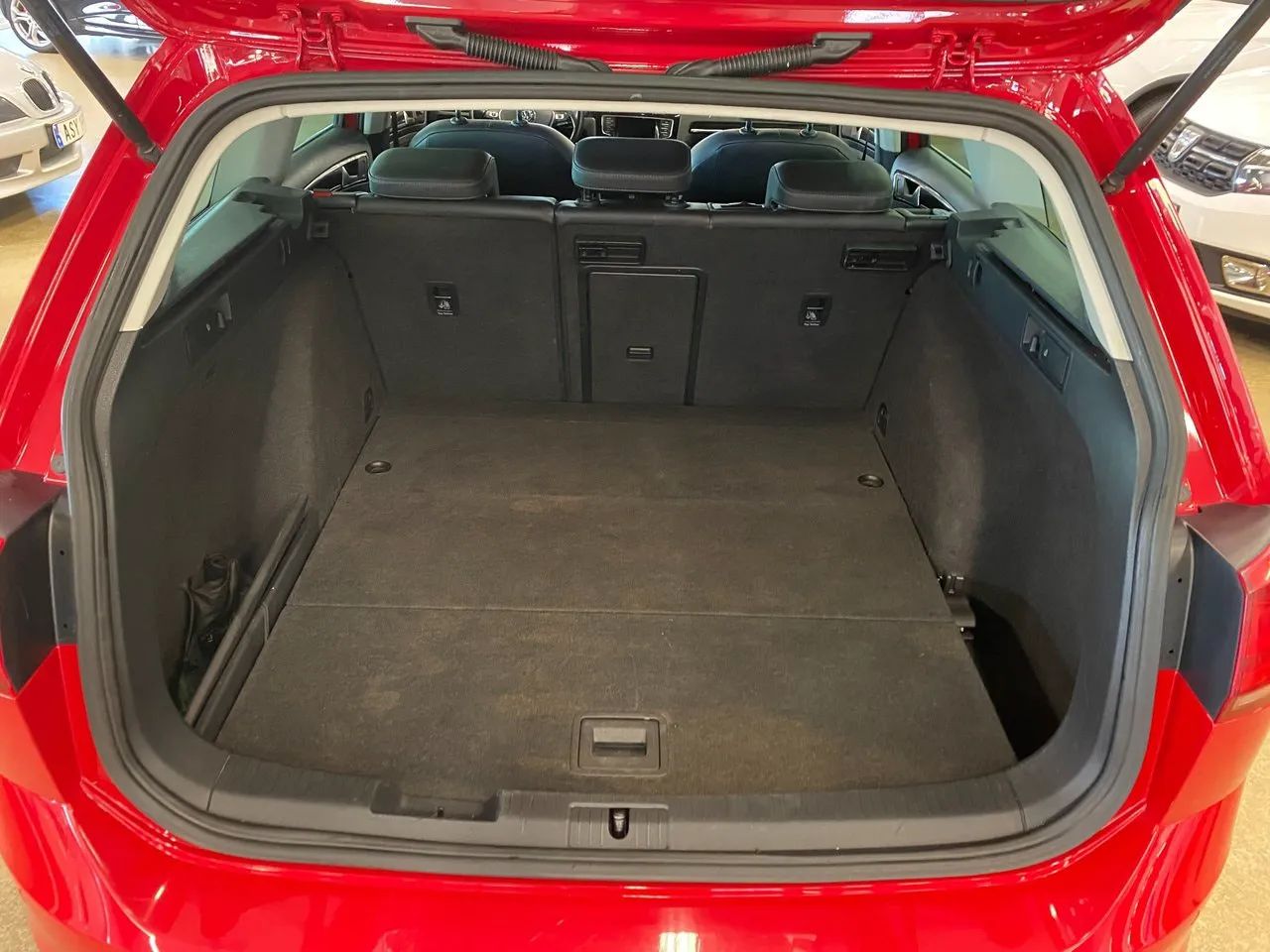 Vehicle image 18