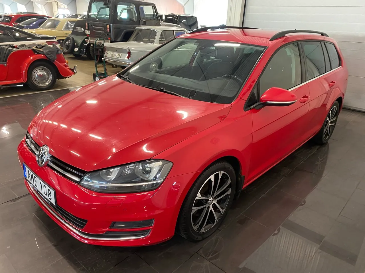 Vehicle image 5